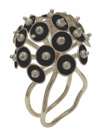 va.an.1– Sway ring, ring, 950 silver, vitreous enamel, pearls