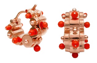 wa.ar.2– Iwa (Spring blossoms), earrings, 18 karat red gold, recycled red coral
